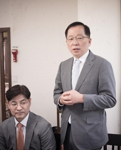 조승환 해수부장관이 20일 해양수산부 출입 전문지 기자단과 간담회에서 인사말을 하고 있다.
