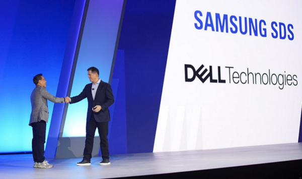 삼성SDS 황성우 대표이사가 DTW 2024에서 델 테크놀로지스 마이클 델 회장과 악수를 나누고 있다.사진 제공:삼성SDS