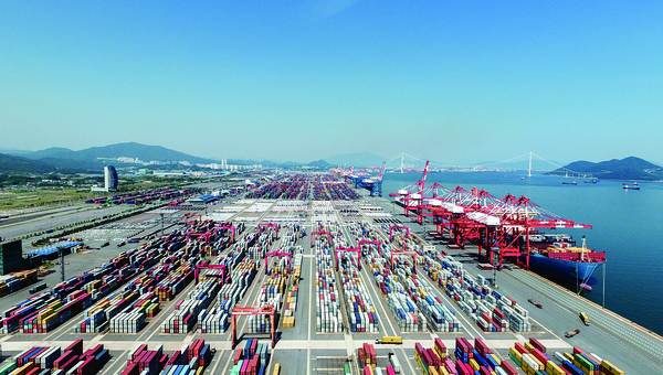 광양항 컨테이너부두. 사진 출처:여수광양항만공사 