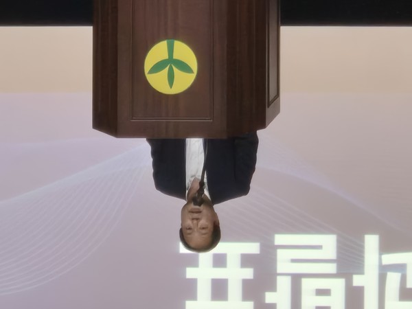 분임토의 결과를 발표한 고려해운 신용화 사장.