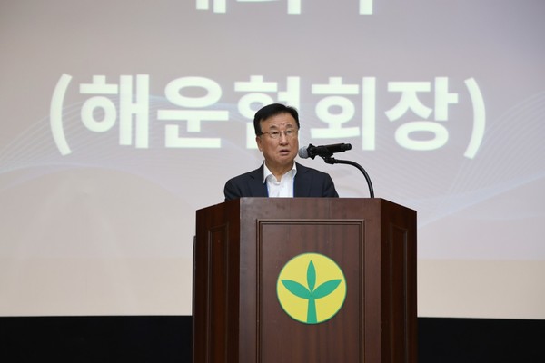 개회사를 하고 있는 한국해운협회 박정석 회장. 