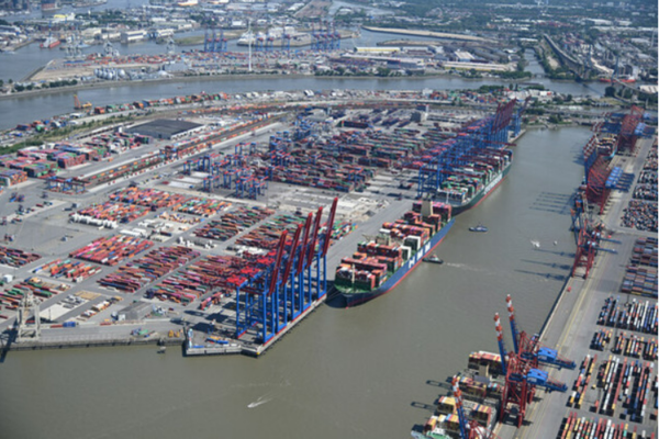 사진 출처:함부르크항만청 사이트(www.hafen-hamburg.de).  독일 함부르크항 컨테이너터미널 전경